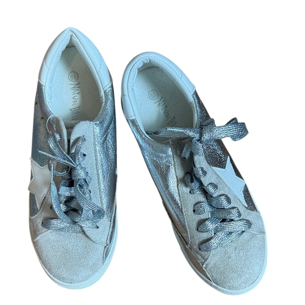 Nature Breeze Silver Metallic Star Fashion Sneakers Womens 6.5 Low Top Lace Up